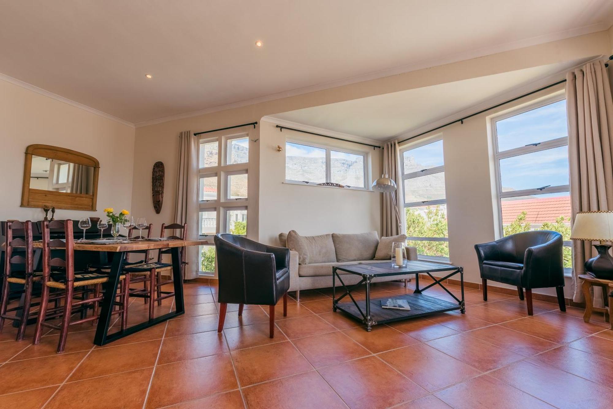 Stunning Table Mountain And Harbor View * Kapstadt