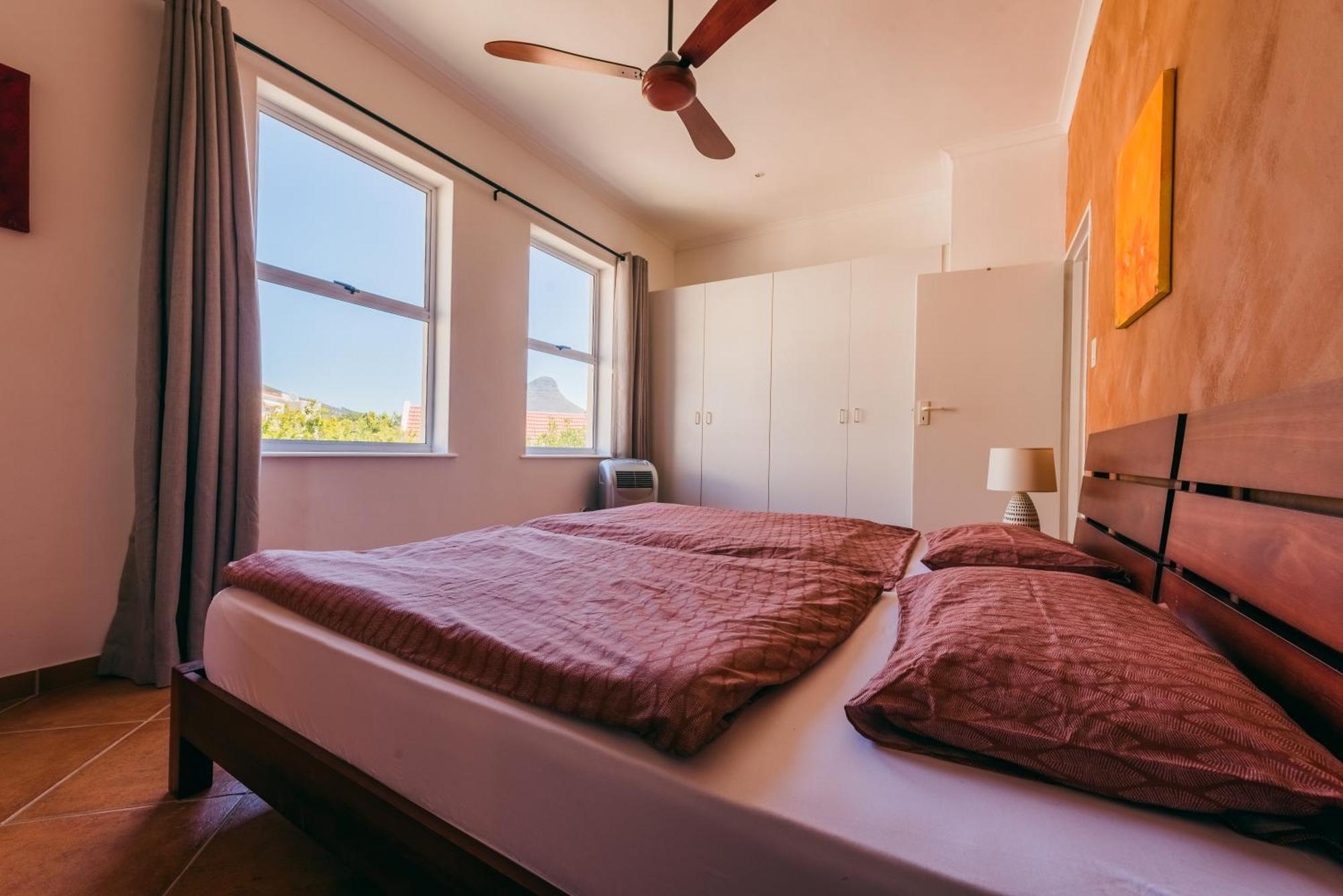 Stunning Table Mountain And Harbor View Apartment